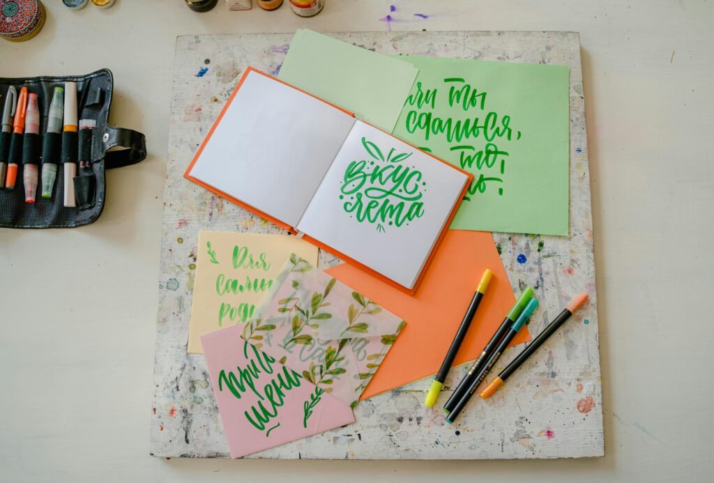 talleres educativos para adolescentes y proyecto de arte, letering